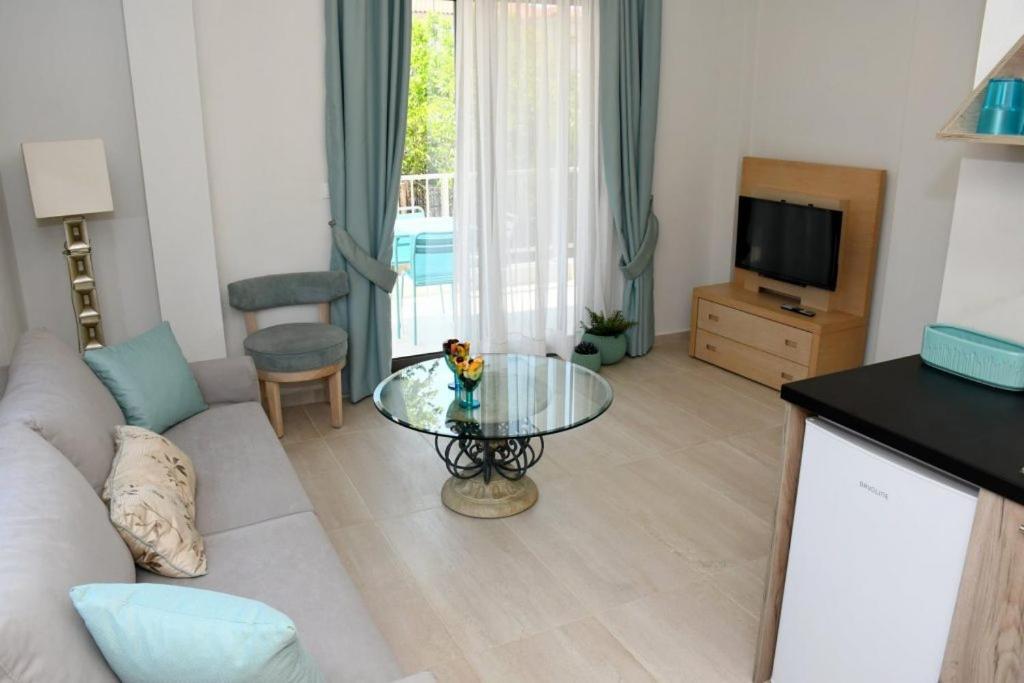Theano Luxury Suites Nikiti Kültér fotó
