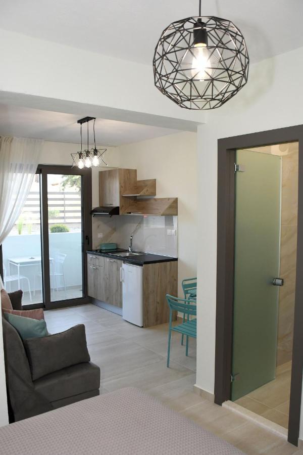 Theano Luxury Suites Nikiti Kültér fotó