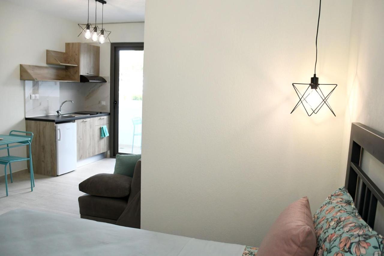 Theano Luxury Suites Nikiti Kültér fotó