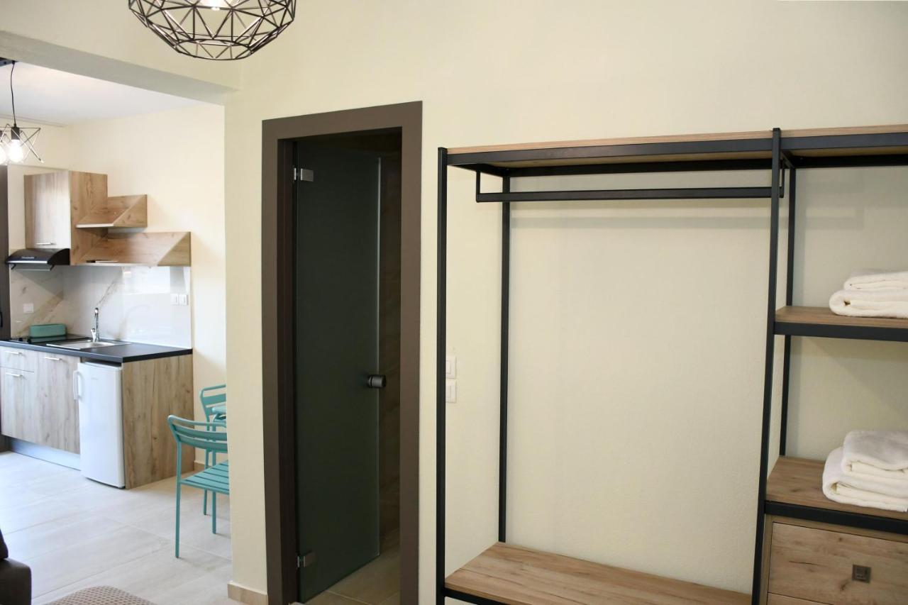 Theano Luxury Suites Nikiti Kültér fotó