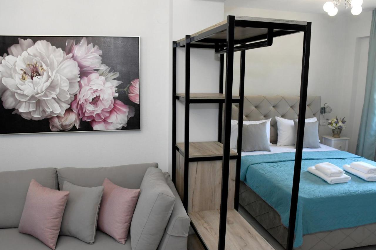 Theano Luxury Suites Nikiti Kültér fotó